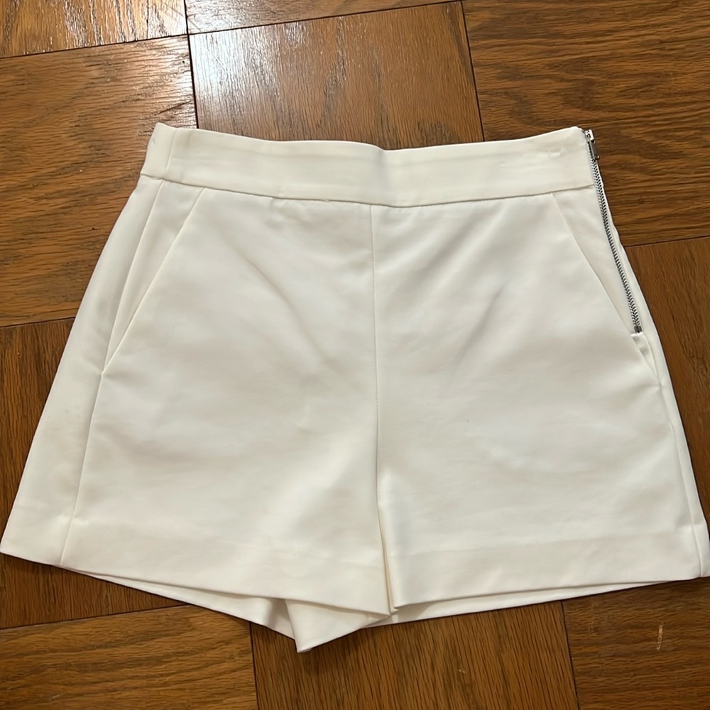 NWT Zara White High Rise Short